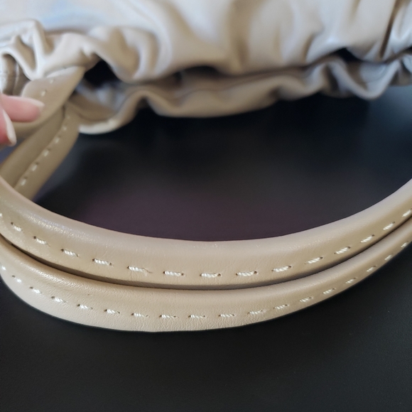 Ann taylor tan half moon leather bag..magnetic closure - Picture 11 of 15